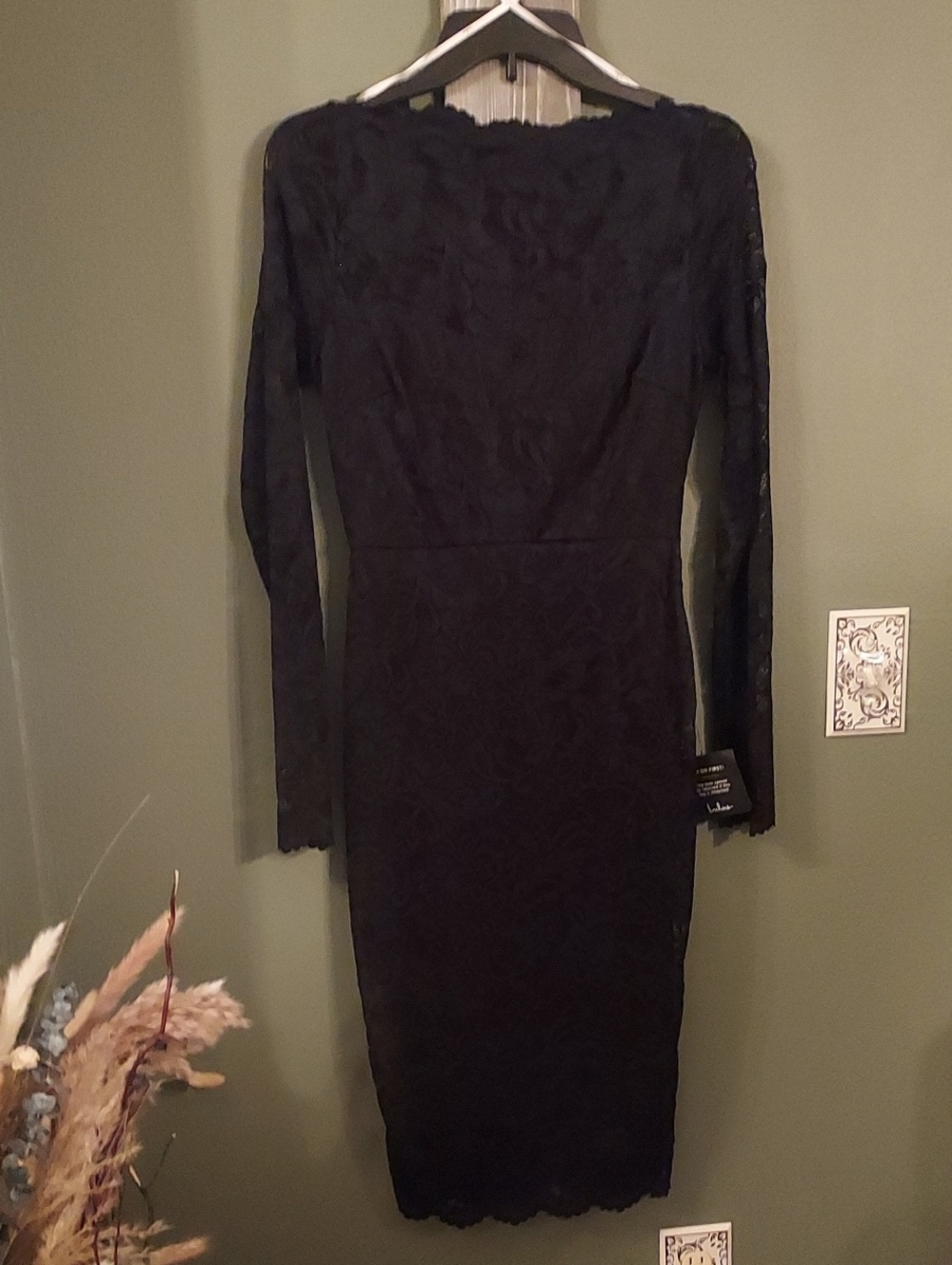Lulu's Black Lace Long-Sleeve Sheath Dress